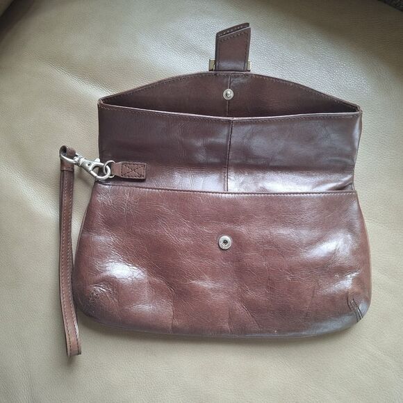 Kenneth Cole Clutch Chocolate Brown Leather with Optional Wristlet Strap - Picture 8 of 16
